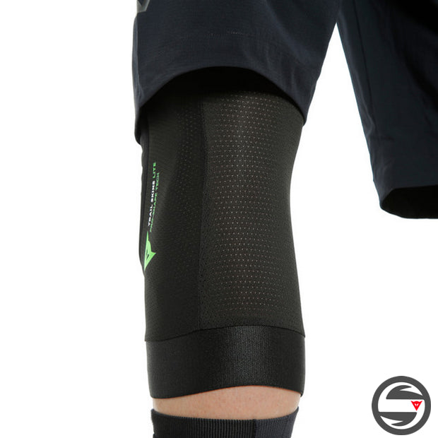 TRAIL SKINS LITE KNEE GUARDS