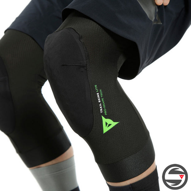 TRAIL SKINS LITE KNEE GUARDS