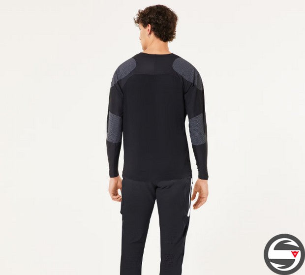 FOA406792 02E SEEKER EDGE LS JERSEY BLACKOUT
