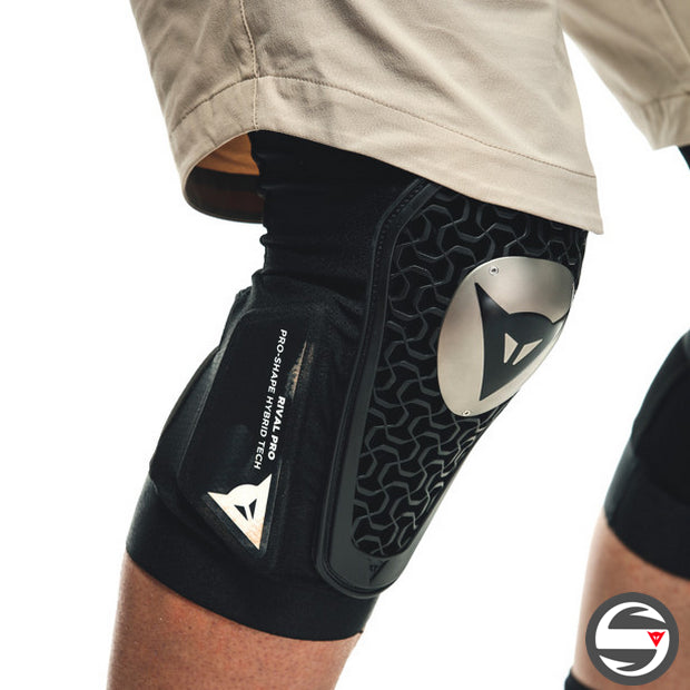 RIVAL PRO KNEE BLACK