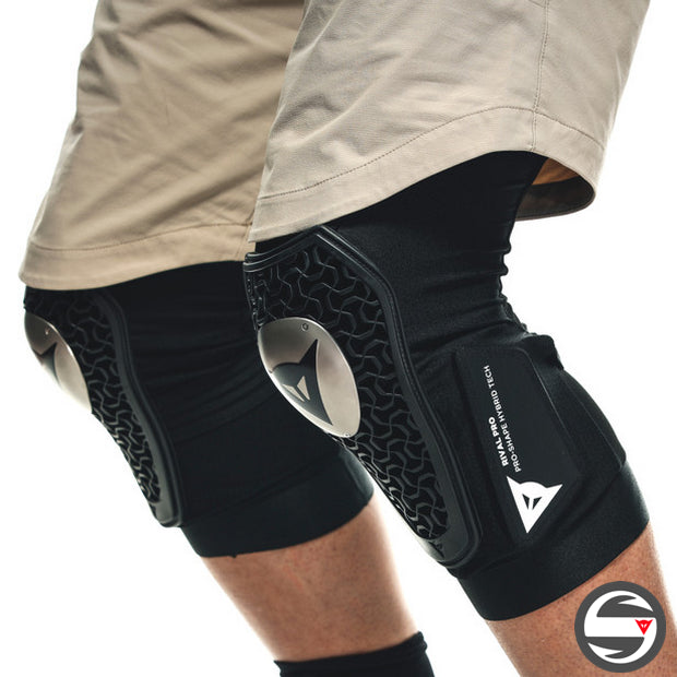 RIVAL PRO KNEE BLACK