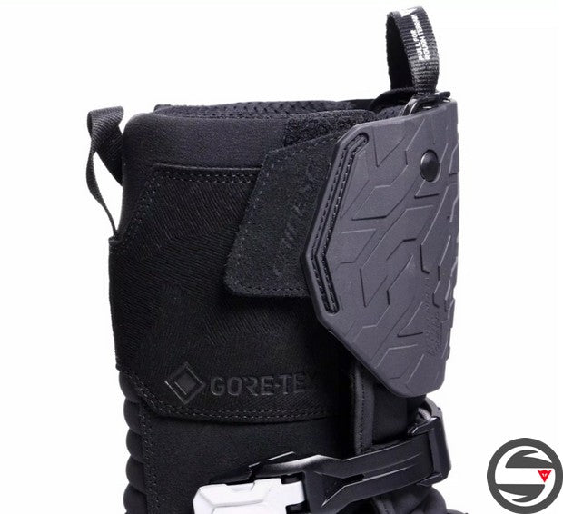 OVERYOND XT GORE-TEX BOOTS 631 BLACK
