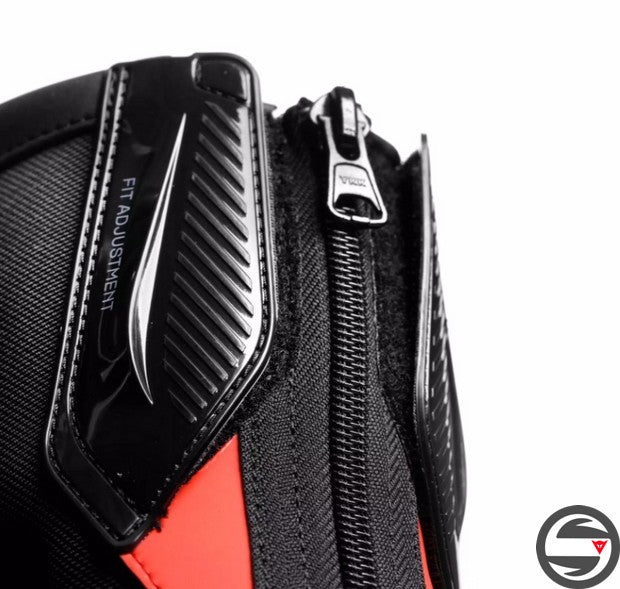 TORQUE 4 BOOTS 628 BLACK RED FLUO